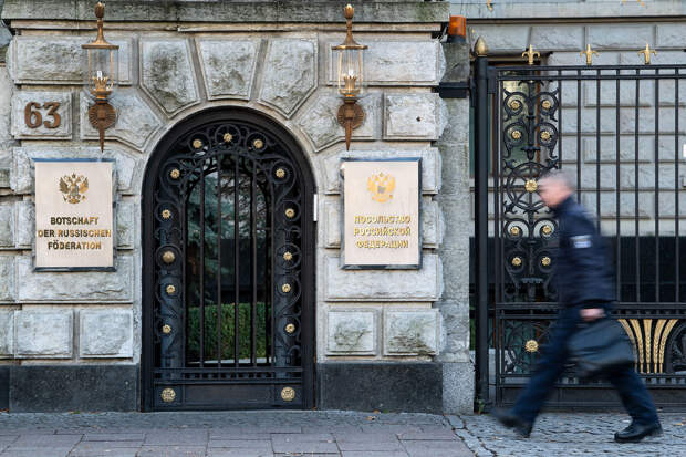ТАСС: посольство РФ в Берлине потребовало отменить запрет на символику 9 мая