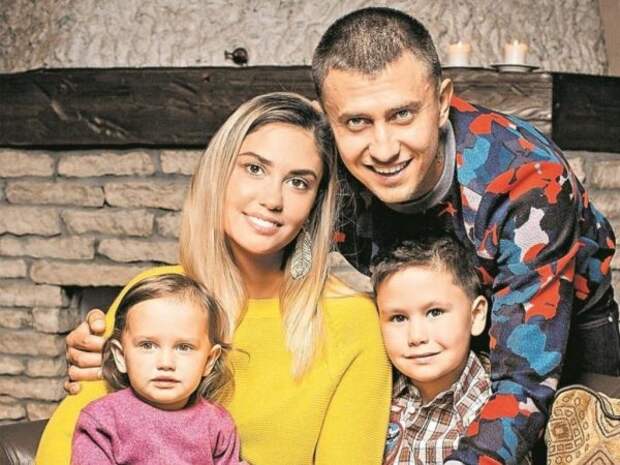 Семья Агаты Муцениеце до развода
