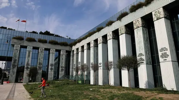 Верховный суд Польши эвакуируют из-за угрозы взрыва