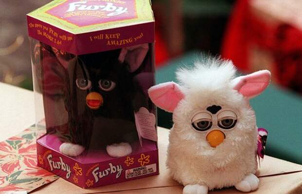 Странно, но прибыльно: интерактивная игрушка «Furby».