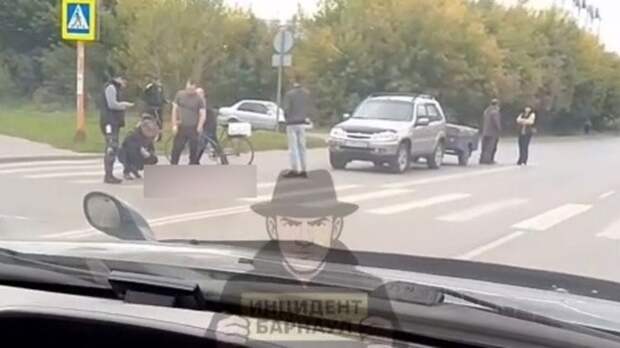 Иномарка сбила женщину на пешеходном переходе в Новоалтайске