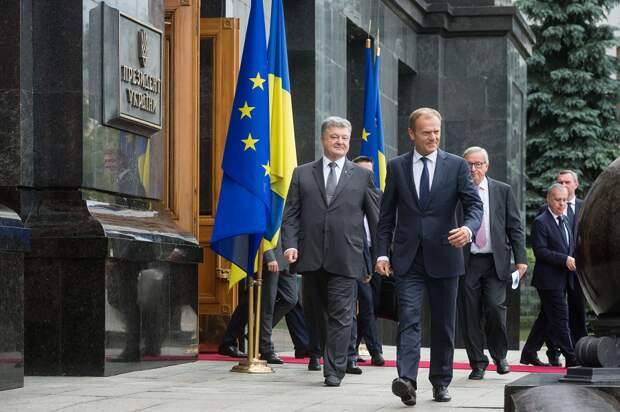 Руководство ЕС в Киеве, у Порошенко.png