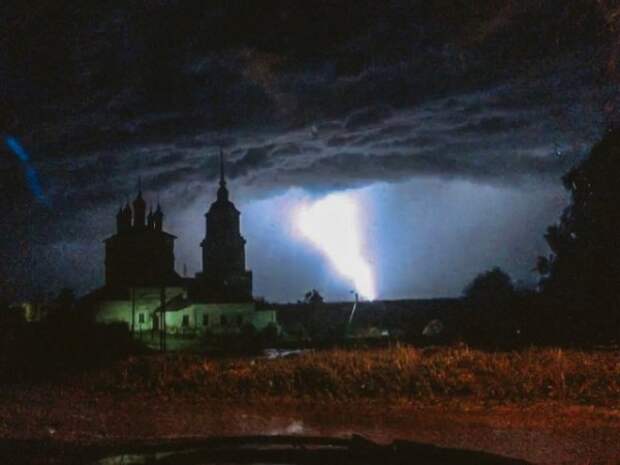 Люблю грозу в начале мая