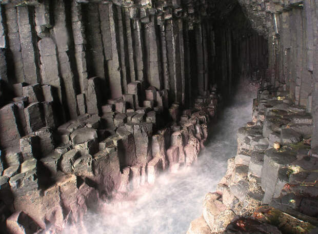 Поющая пещера Фингала
