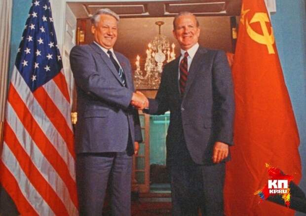 Идея о том, что Ельцин завербован и работает на США не раз высказывалась, однако от неё всегда отмахивались.-3