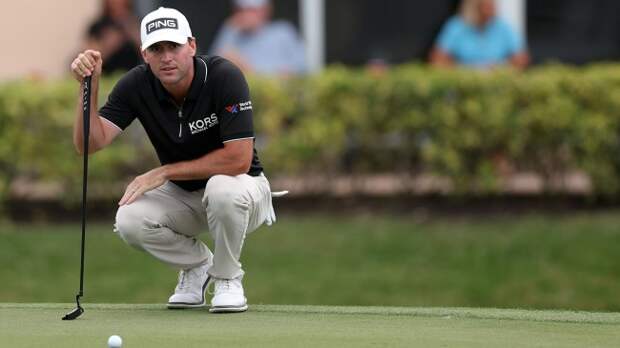 Austin Eckroat eyes a putt at the Cognizant Classic.