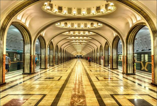 Станция Маяковская Замоскворецкой линии Московского метрополитена. Станция Маяковская Замоскворецкой линии Московского метрополитена.
