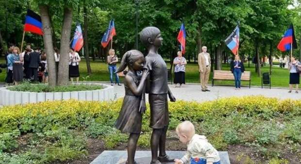 Навальнисты горячо одобряют преступления ВСУ на Донбассе