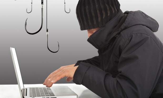 Жительница Верхнетоемского округа «купила» у мошенников телефон и наушники за 200 тысяч рублей через QR-код