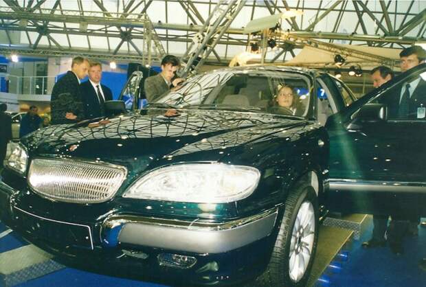 Новая переднеприводная Волга ГАЗ-3103. Кризис 1998 года убил этот современный проект ГАЗа. Да и впринципе убил все легковое горьковское производство. автовыставка, автосалон, выставка, ретро фото