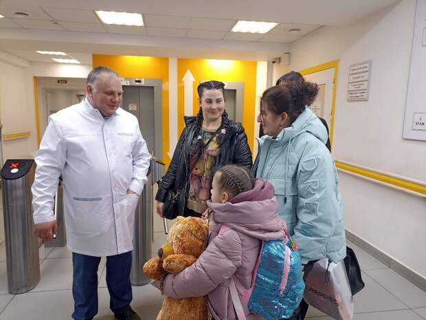 Домой - здоровыми: из клиники Педиатрического университета выписали детей-сирот из Луганской Народной Республики