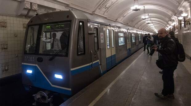 "Атомный поезд" запущен в метро столицы России