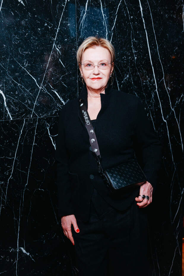 Детёныш чиновницы: Надежда Михалкова, Ирина Розанова и Марина Зудина