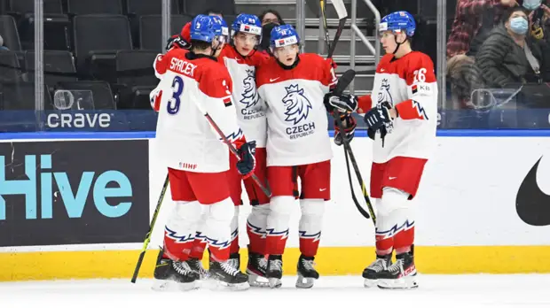 Менеджер сборной Чехии рассказал о ситуации со снятием российских и чешских хоккеистов с рейса
