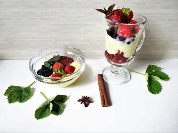 Десерт Роте грютце (Rote Grütze)из замороженных ягод могу есть на завтрак, обед и ужин