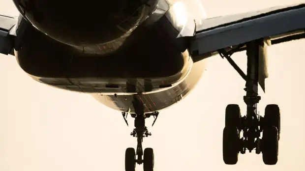 Самолёт с возможной неисправностью шасси приземлился в Шереметьеве