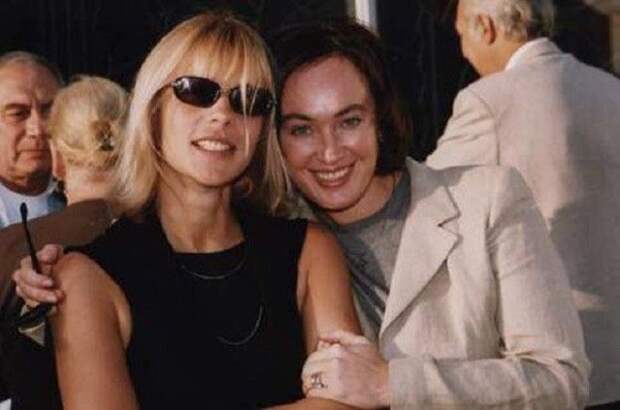 Мы с Тамарой ходим парой звездные подруги