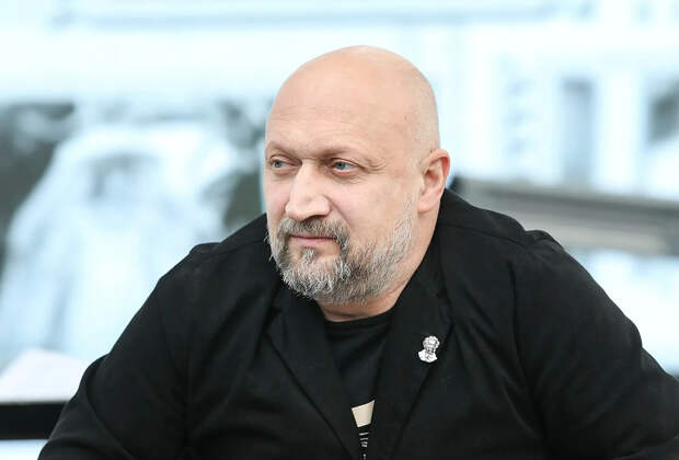 Двойник, амнезия и деревенская жизнь: Гоша Куценко примеряет две роли в новом сериале