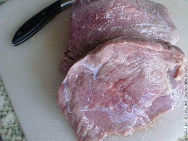 Говядина в остром соусе с маринованными огурцами