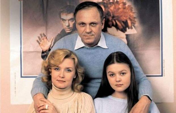 Юлия Меньшова с родителями | Фото: uznayvse.ru