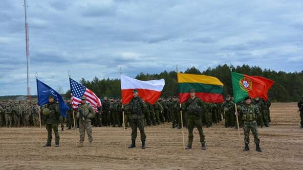 НАТО шагает к войне: масштабные учения на всех направлениях
