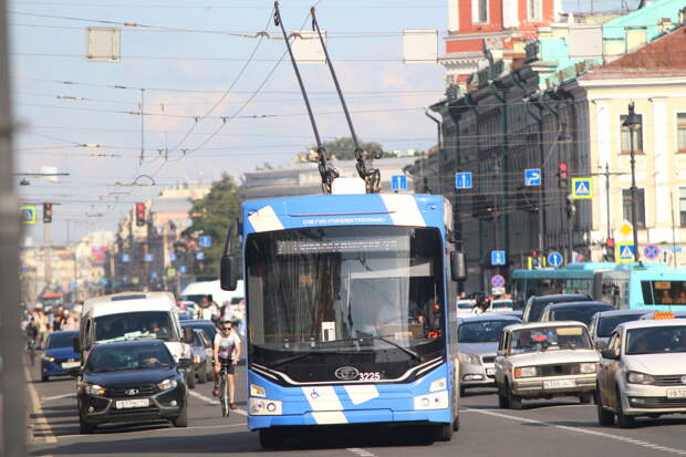 В Кемерове объяснили не работающие в троллейбусах кондиционеры проветриванием
