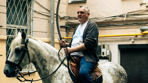 Семейное счастье, съемки и слова об СВО: как живет актер Сергей Пиоро