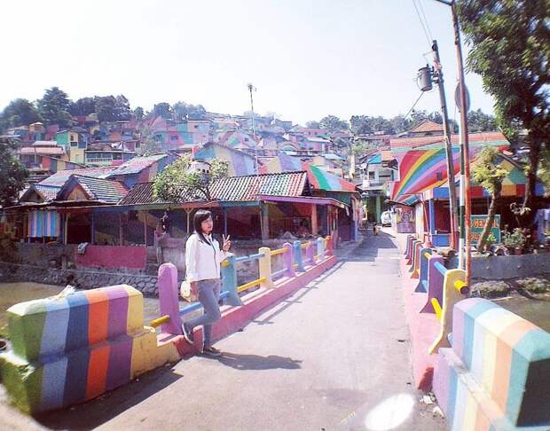 Эта «Радужная деревня» в Индонезии просто мечта инстаграмера деревня, дизайн, дома, креатив, цвета