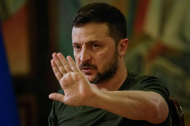 Депутат Рады Дмитрук: Зеленский затягивает конфликт для удержания власти