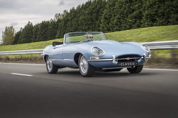 Компания Jaguar создала изящный <a data-cke-saved-href='https://econet.ru/articles/tagged?tag=%D1%8D%D0%BB%D0%B5%D0%BA%D1%82%D1%80%D0%BE%D0%BC%D0%BE%D0%B1%D0%B8%D0%BB%D1%8C' href='https://econet.ru/articles/tagged?tag=%D1%8D%D0%BB%D0%B5%D0%BA%D1%82%D1%80%D0%BE%D0%BC%D0%BE%D0%B1%D0%B8%D0%BB%D1%8C' target='_blank'>электромобиль</a> на основе классики
