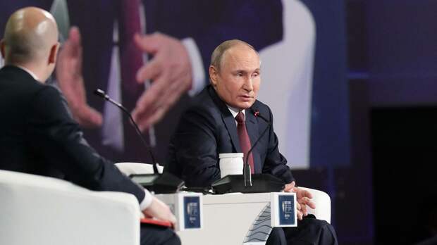 Путин призвал помочь регионам, где есть проблемы с инвестициями 