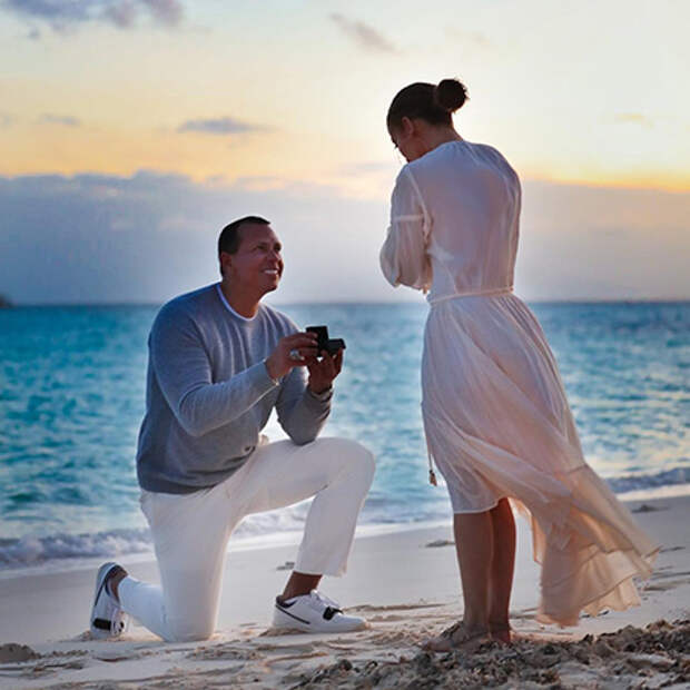 Бриллиант моей души: Дженнифер Лопес опубликовала фотографии с помолвки с Алексом Родригесом