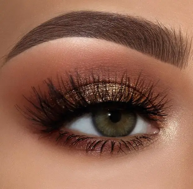 Самый потрясающий макияж глаз 2022: идеи, которые сделают из вас красотку (+36 фото)