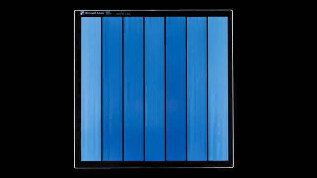 В Microsoft придумали, как записывать данные в стекло и хранить 10 тысяч лет