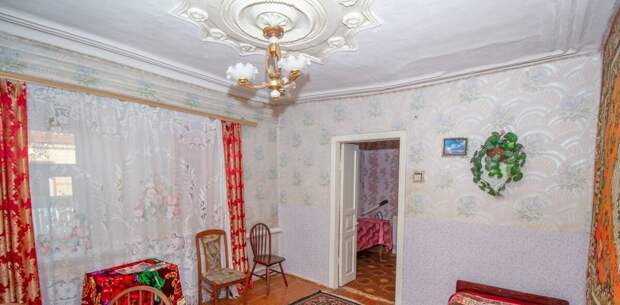 Поскольку все мы тут взрослые люди, то наверняка у вас, ровно как и у меня имеется опыт проведения ремонта в квартире. Уж как минимум обои вы наверняка клеили, да и что-нибудь красили точно.-4