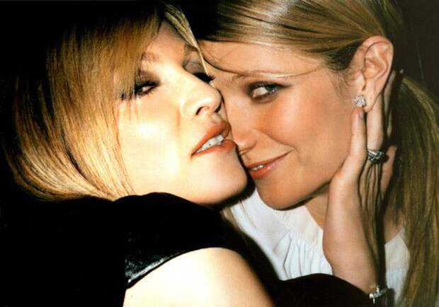 Мы с Тамарой ходим парой звездные подруги