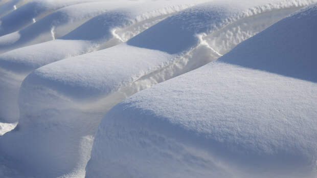 Автоэксперт Корнев: долгая стоянка машины под снегом ускоряет коррозию кузова