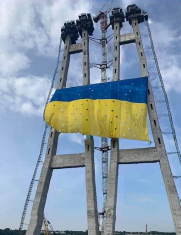 В завтрашний день с "Одой радости" Бетховена.