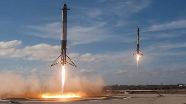 Запуск Falcon Heavy: Илон Маск создал еще один «большой глупый носитель»
