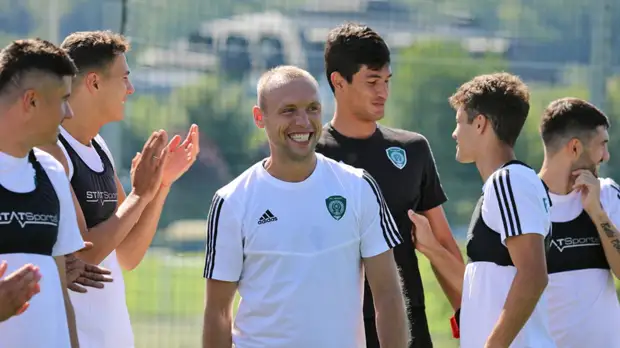 Стал известен игровой номер Глушакова в «Ахмате»