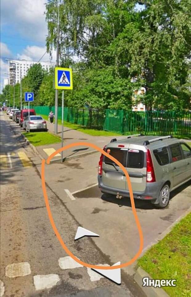 На Хотьковской переделали парковку