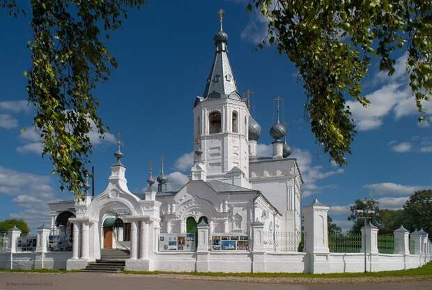 Храм