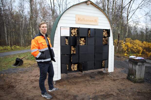 В Финляндии заработали автоматы по продаже дров