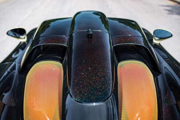 Porsche Gemballa Mirage GT 2005 года "Gold Edition" известного камерунского футболиста
