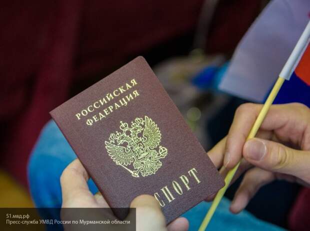 Путин пообещал скорректировать нормативы для упрощения получения паспорта РФ для украинцев