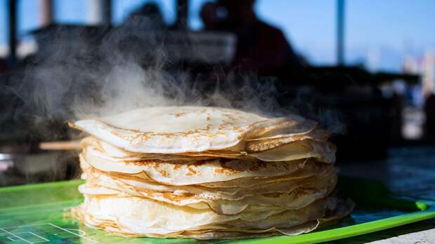 Стало известно, с какого возраста детям можно давать блины