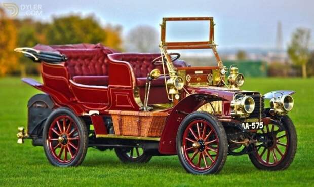 4. Thornycroft 20HP Double Phaeton 1903 года продан за £304,750 (32 400 000 руб.).