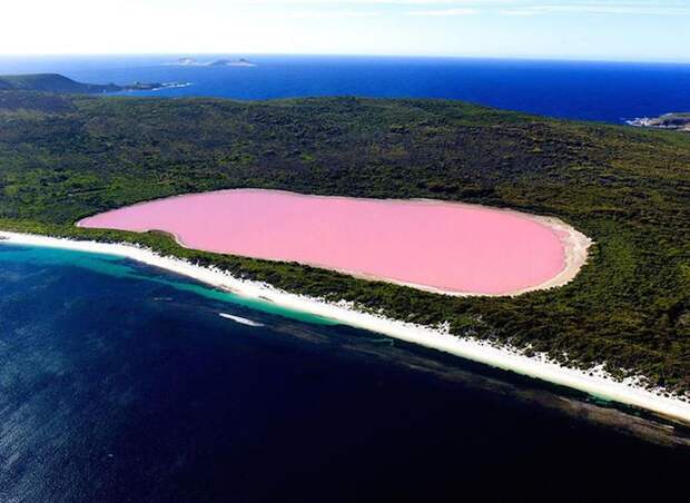 Розовое озеро Ретба на Сенегале