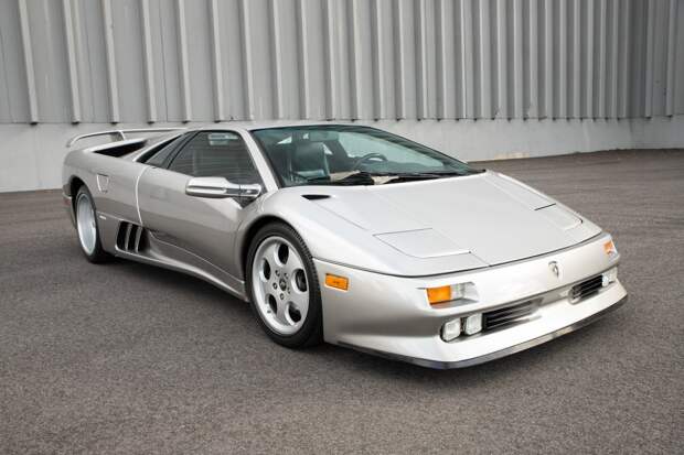 Редкий суперкар Lamborghini Diablo SE30: таких было выпущено 150 экземпляров