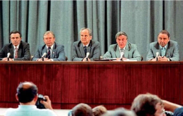 Дело ГКЧП: почему всех ошеломила речь государственного обвинителя?